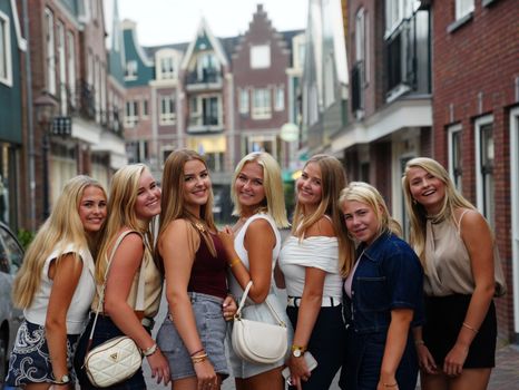 Kim Holland vermogen: dit is de realistische schatting achter haar miljoenen