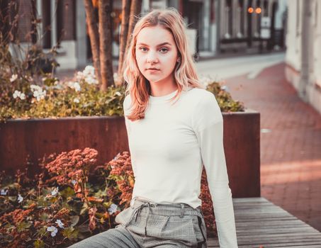 Portret van Sophie Nuijten bij een profielartikel over haar leeftijd, achtergrond en carrière