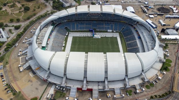 Supporters kijken naar wk kwalificatie 2026 op groot scherm in een sportcafé in de regio